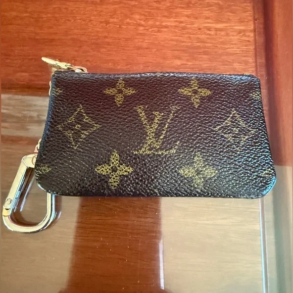 LOUIS VUITTON MONOGRAM KEY CLES WITH LV DUST BAG AND LV BOX
